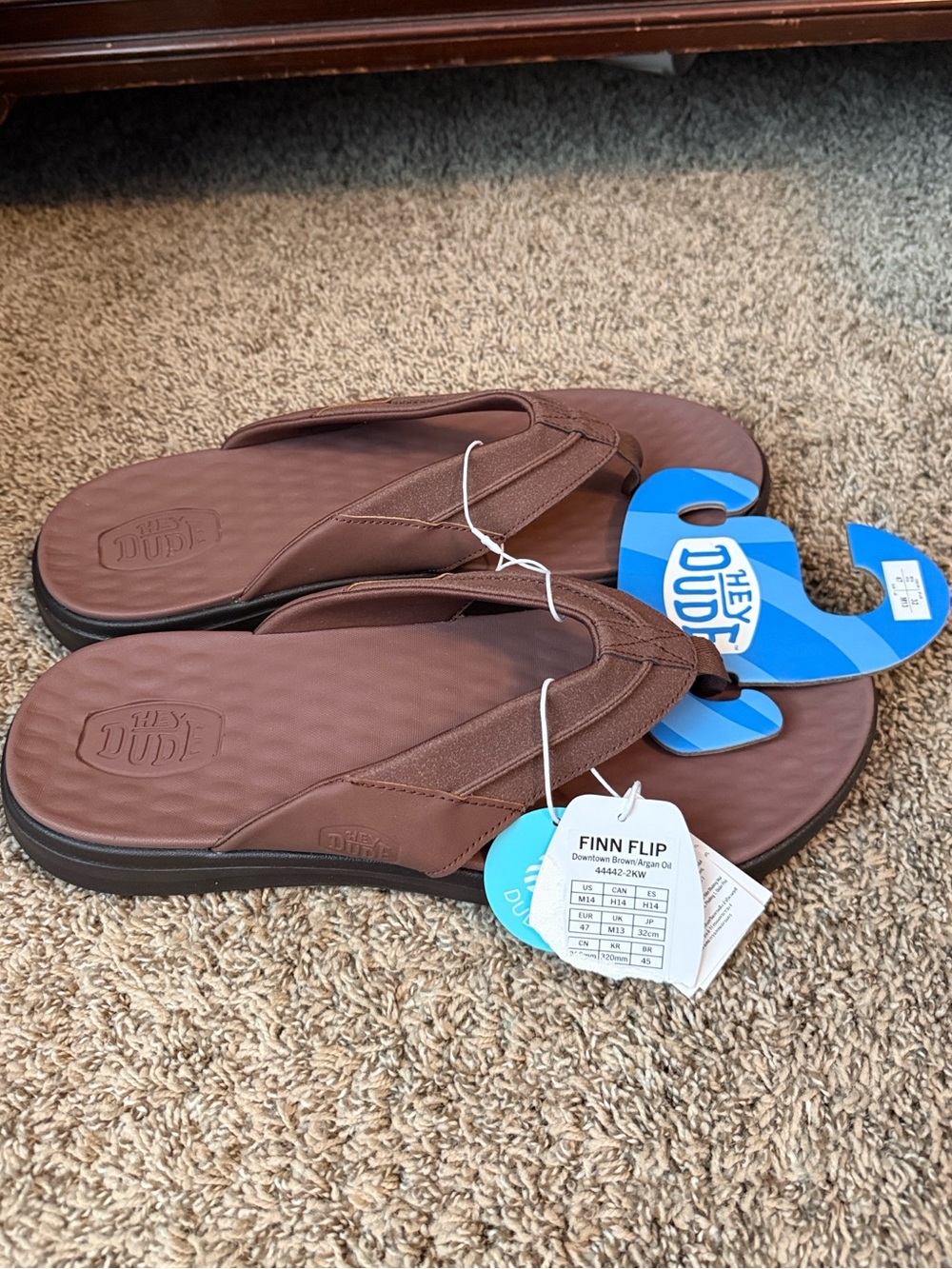 NWT Hey Dude MENS SZ 13 EU 47 Finn Flip FLIPFLOP Sandals in Brown